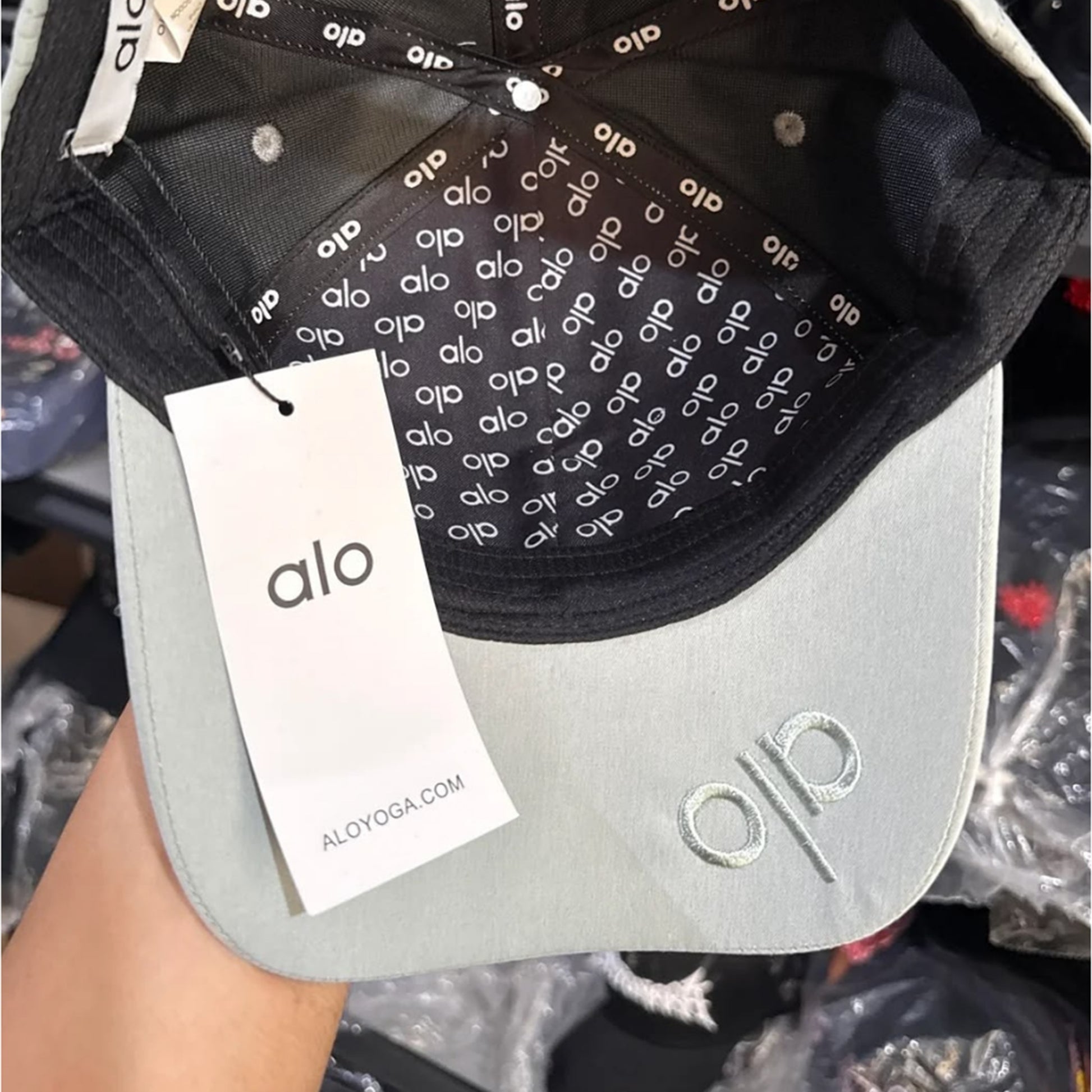 CAPNOWHITE-238 | Gorra Alo Gris
