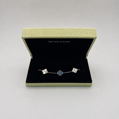 Pulsera Van Cleef tres tréboles plateada azul y blanco - foto 30