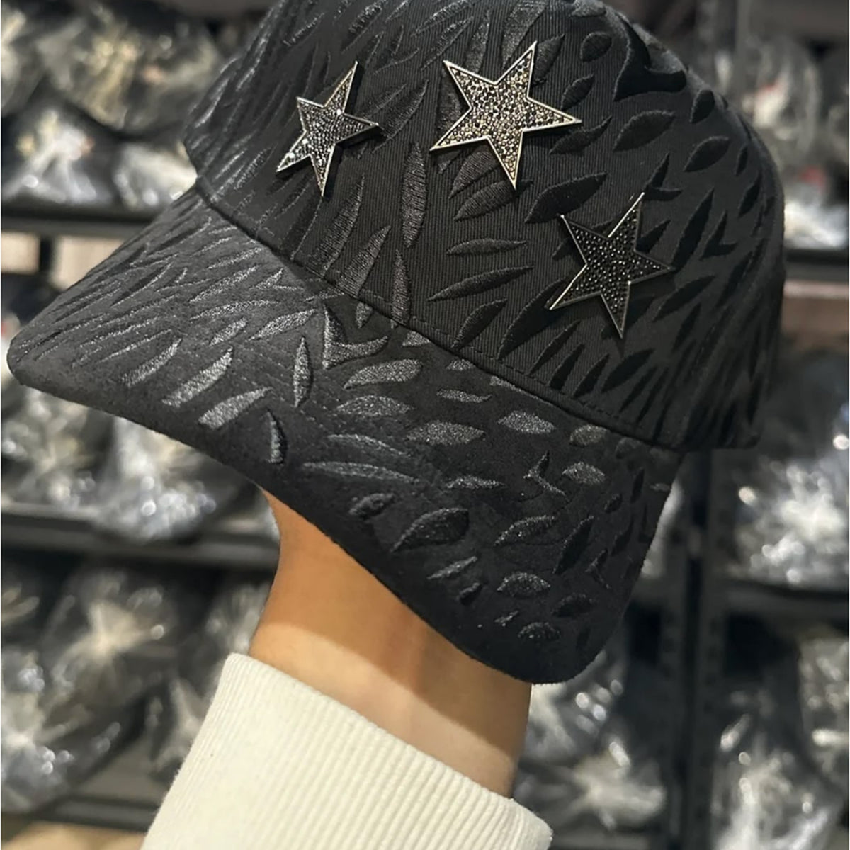 CAPNOWHITE-96 | Gorra Stars Relieve Negra